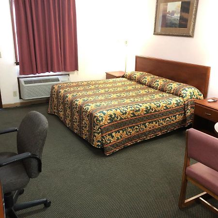 Budget Host Inn - Emporia Εξωτερικό φωτογραφία