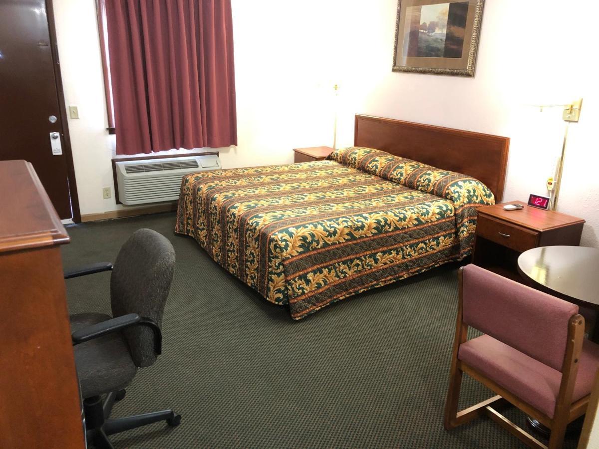 Budget Host Inn - Emporia Εξωτερικό φωτογραφία