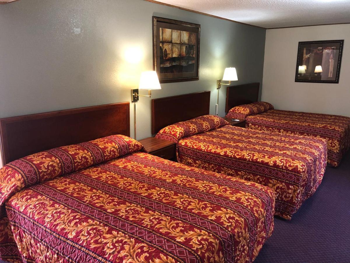 Budget Host Inn - Emporia Εξωτερικό φωτογραφία