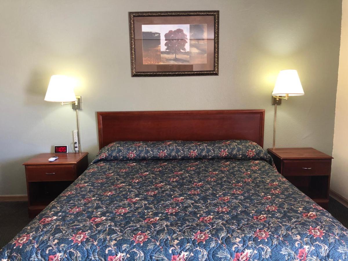 Budget Host Inn - Emporia Εξωτερικό φωτογραφία